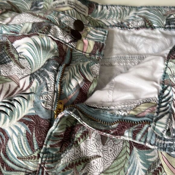 Royalty for Me Collection Floral Cuff Cotton Blend Shorts Women's Size 18 NWT - Picture 13 of 15